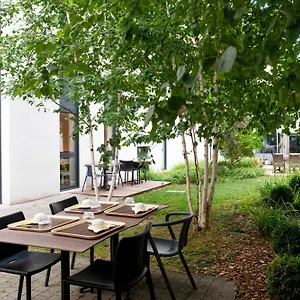 quality-suites-lyon-confluence.hotels-rhonealpes.com/